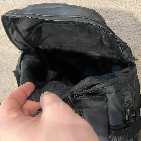 Wandrd Carryall Duffel 40L - Picture 5 of 5